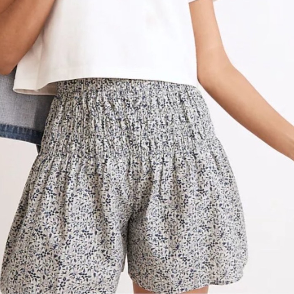 MADEWELL Smocked Pull-On Shorts in Florentine Floral Blue Skirt Skort Size Small - Picture 3 of 11